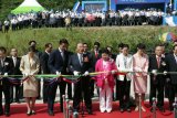 Церемония открытия океанического Дворца мира в Корее