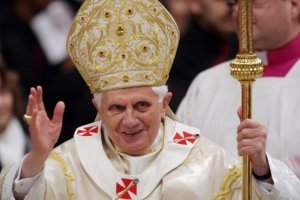 Бенедикт XVI отрекся от папского престола